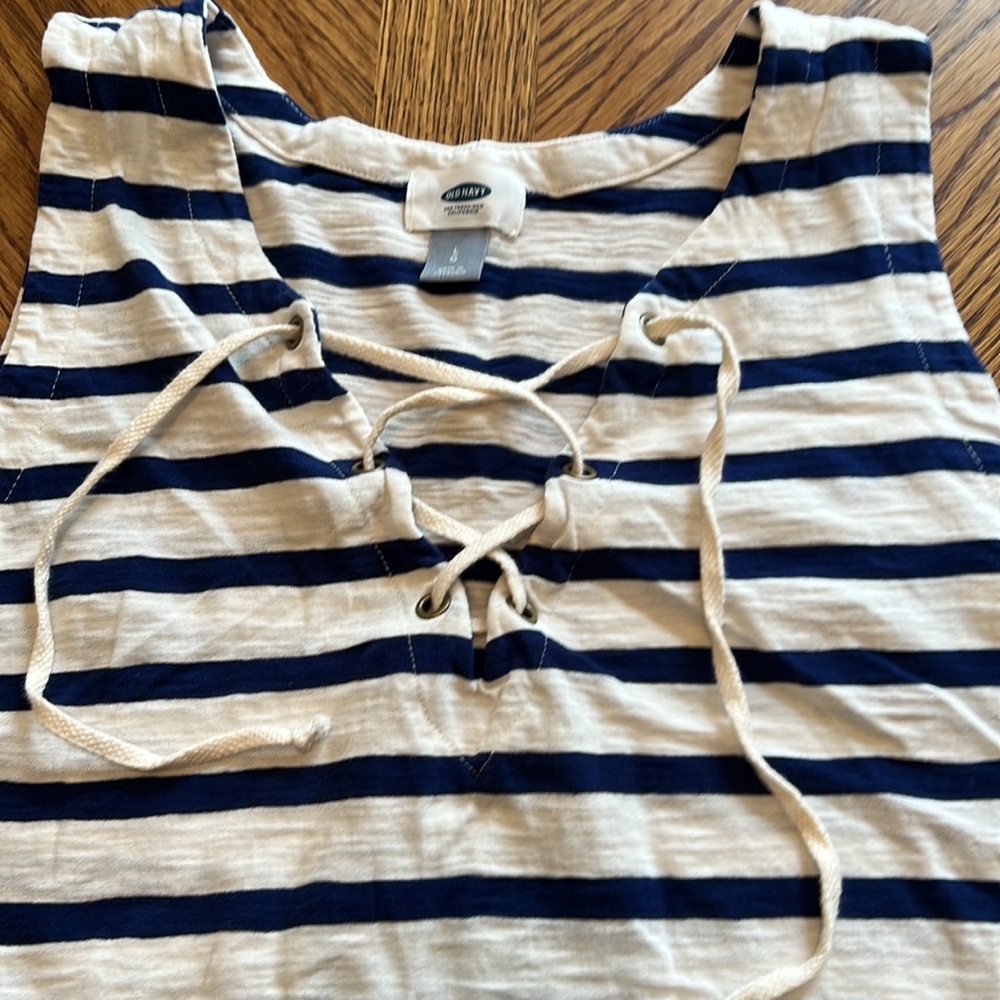 ✅Old Navy striped blue and a lite cream color tank top with tie up front Size L - Picture 2 of 5